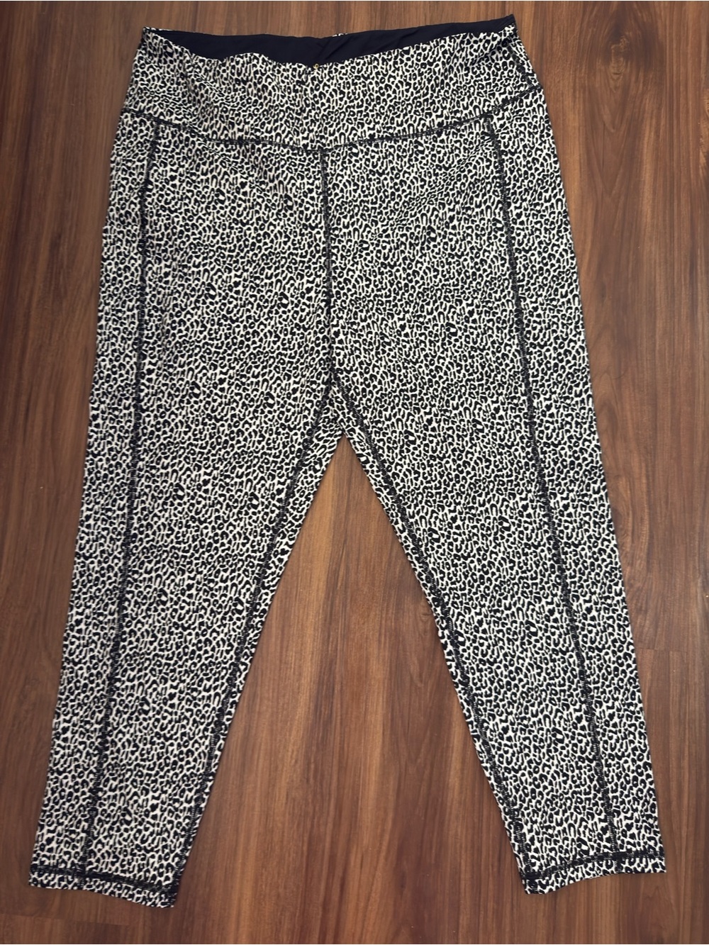 Lilly Pulitzer Luxletic High Rise Weekender Crop Leggings